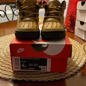 Nike boots - toddler size 4c